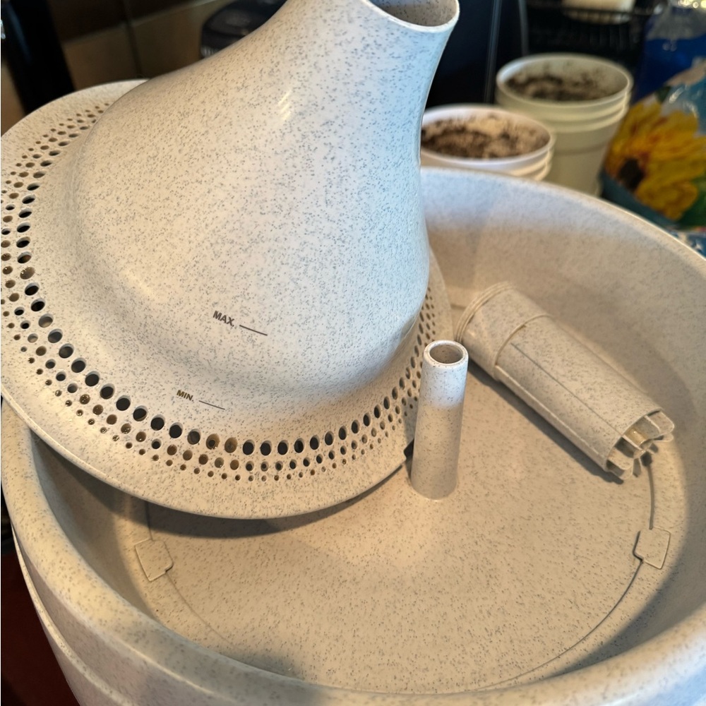 Replacement parts for petsafe  plastic drinkwell 360 pet waterfountain